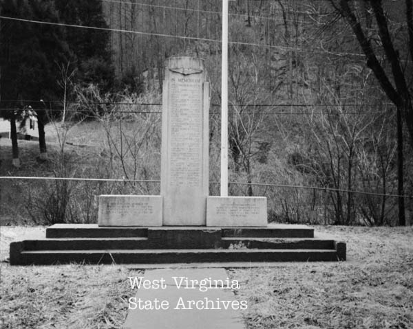 Monument to men killed in plane crash