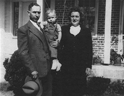 Kenton with his parents. Courtesy of Deeds family.